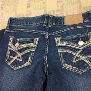 Like new Amethyst Jeans, size 3